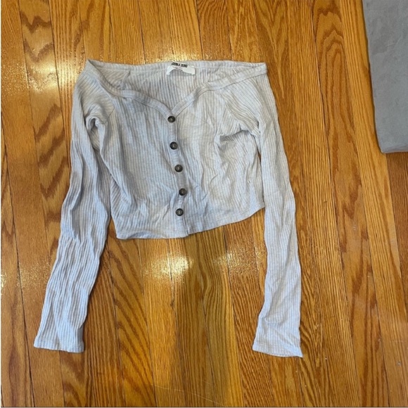 Double Zero Off the Shoulder Top - Picture 2 of 3